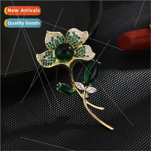 Elegant Emerald Lotus Brooch High-grade Corsage Pin Clothing