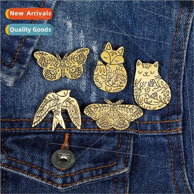 Europe creative new American retro animal fox swallow brooch