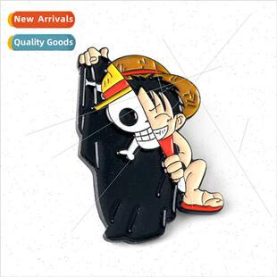 The new King of Thieves Nautical King metal brooch straw hat