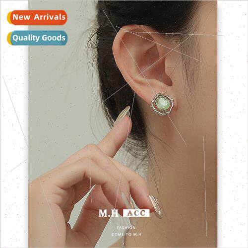Green cat eye stone earrings female 2022 fall new fresh vers