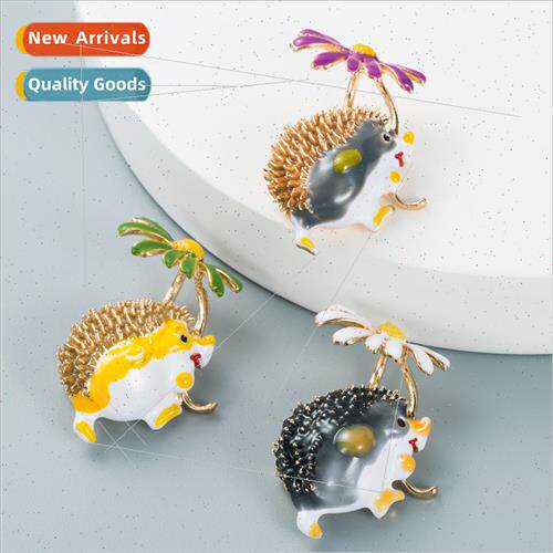 Europe cartoon animal hedgehog daisy alloy brooch fashion si