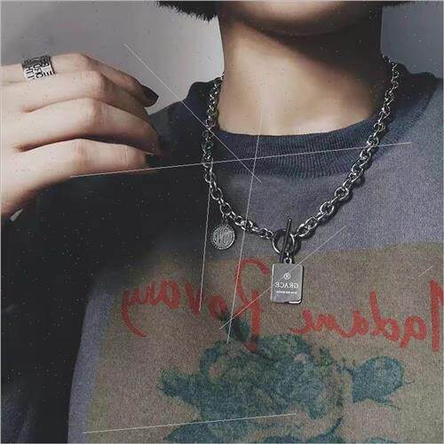 Korean hip-hop HK thick chain square round card letters pend
