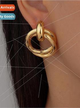 Hip-hop nd metal geometric circle interlocking earrings Euro