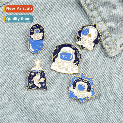 Cartoon creative astronaut series alloy brooch personalized
