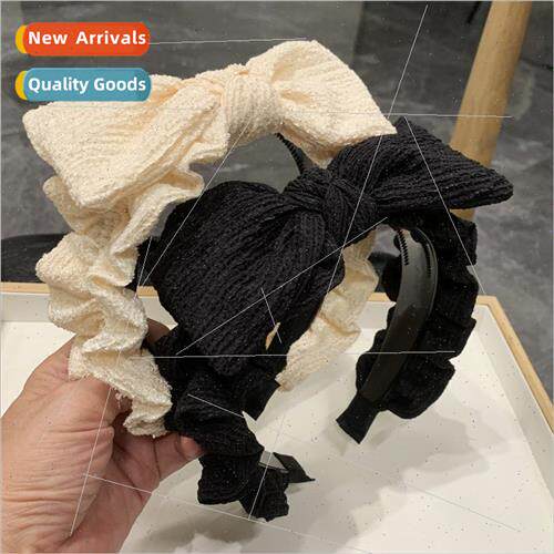 wh teeth pleated hair accessories show face small senior sen