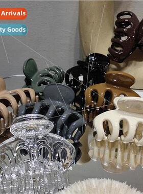 Grab clip hairpin back head medium solid color shark clip in