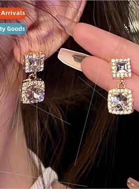 Ice candy Qiaoqi delicate zirconia square earrings simple re