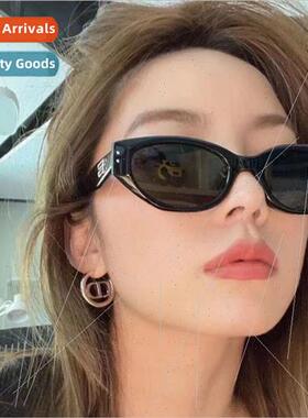 Europe cat-shaped polarized sunglasses 适用men women TR plat