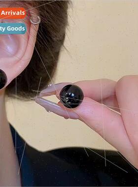 Black earrings female niche minimalist earrings 2023 new tid
