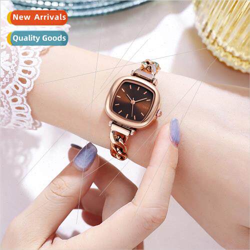 che Premium Feeling Bracelet Watch Hundred Small Square Suga