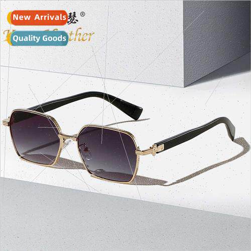 New square frame Europe simple men women sunglasses Modern r
