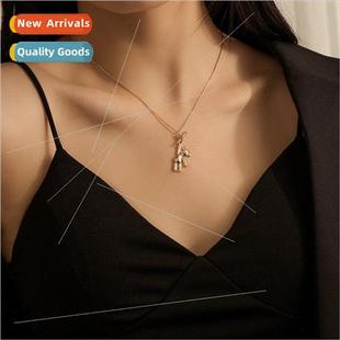 Korea simple cute weightlifting bear pendant collarbone chai