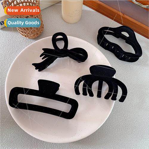 Black Flocking Large Grab Clip Premium Feeling Back Head Hai