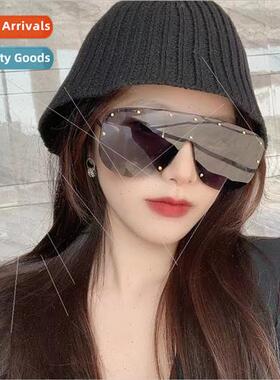 2022 personalized sunglasses Europe rivets toadstool one-pie
