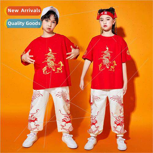June 1 childrens cheerleading permance unim Chinese  red gol