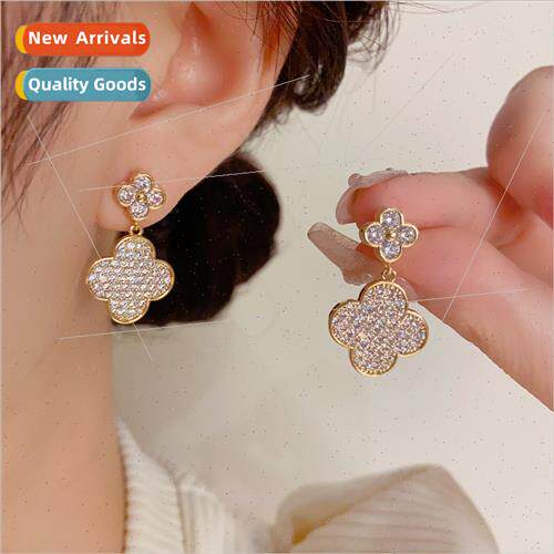 Delicate four-leaf flower earrings female super flash fashio