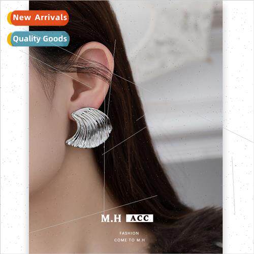 Sea wave texture earrings simple wind niche earrings female