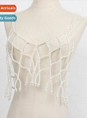 Bee after two wear ultra-beautiful hollowed out pearl halter