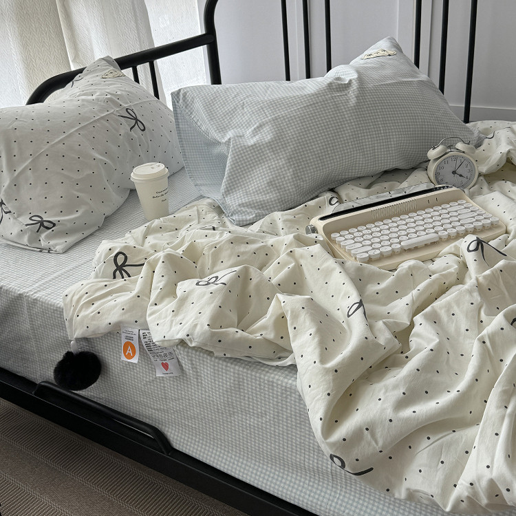 少女ins简约波点蝴蝶结混搭水洗棉夏凉被四件套可爱毛球球空调被