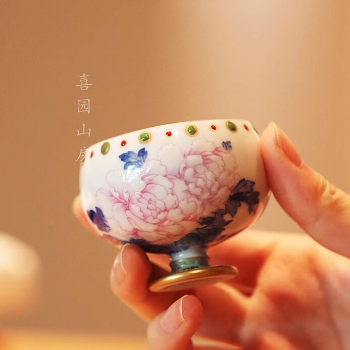 灵玺贡坊珐琅彩仙女主人杯