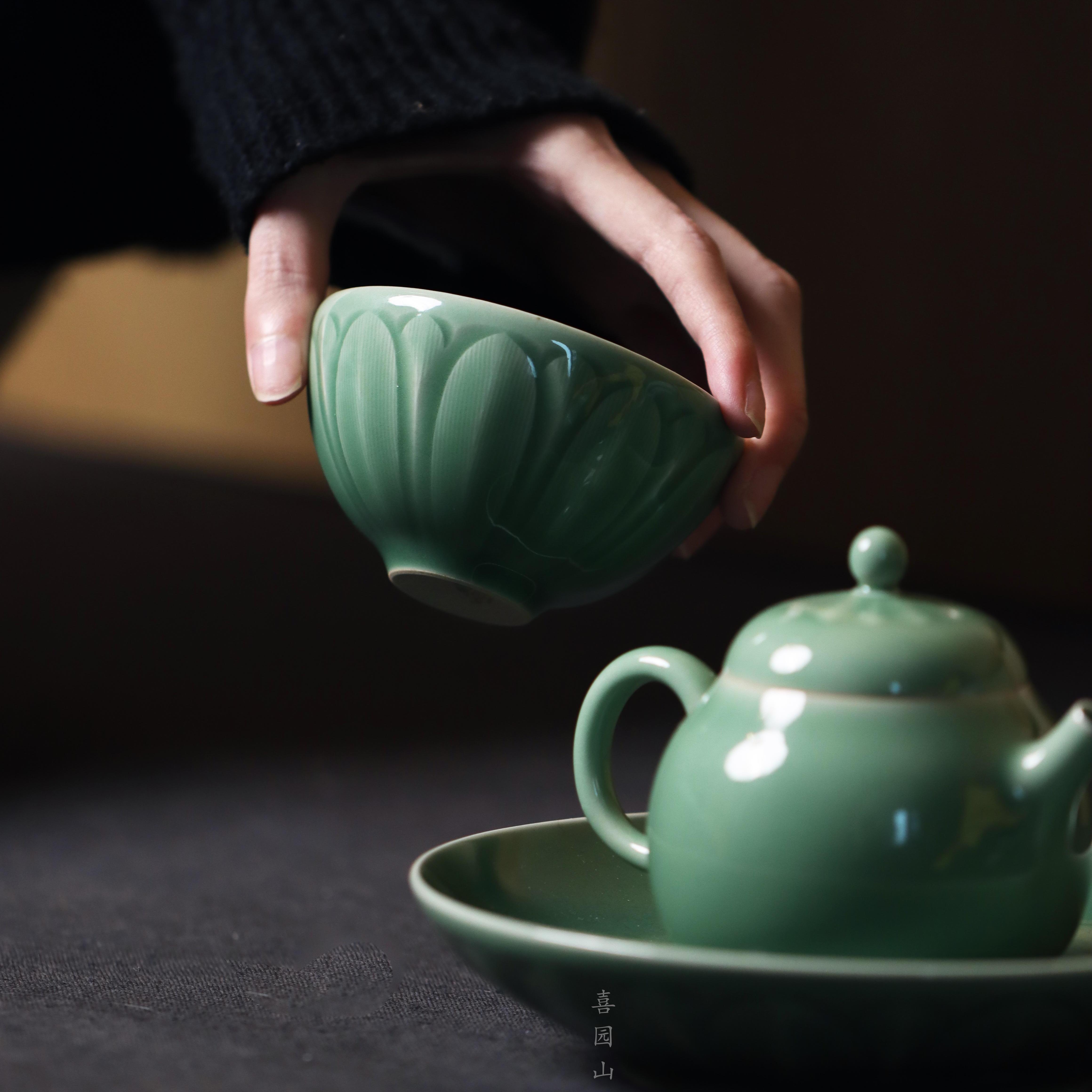 杨盛侃龙泉青瓷梅子青壶杯壶承