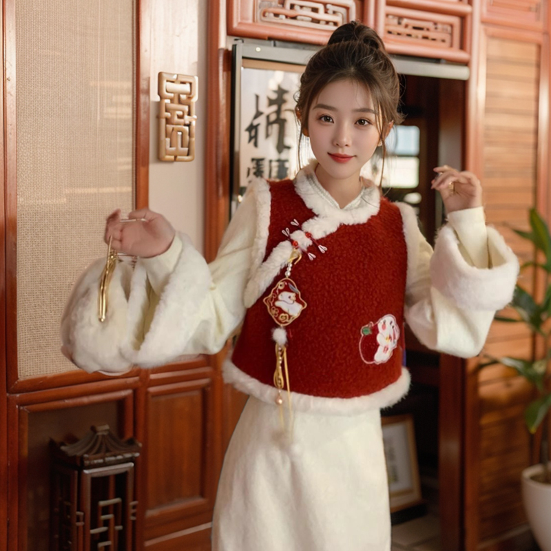 茉韵婉华 新中式磨毛旗袍+仿羊羔毛马甲两件套2025国风复古一整套