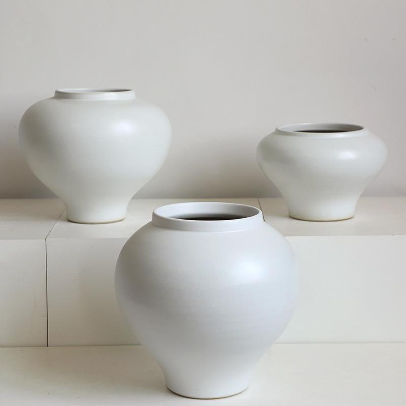 景德镇陶哑光白新中式剑山花器台面花插复古花瓶摆件果盘装饰品