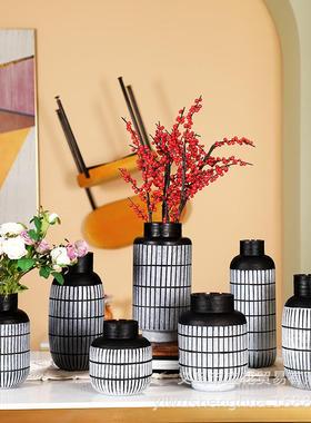 复古简约线条刻磨玻璃花瓶家居软装设计装饰工艺品艺术花瓶插花器
