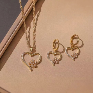 Pendant Heart Necklace for Golden Artificial women Gems