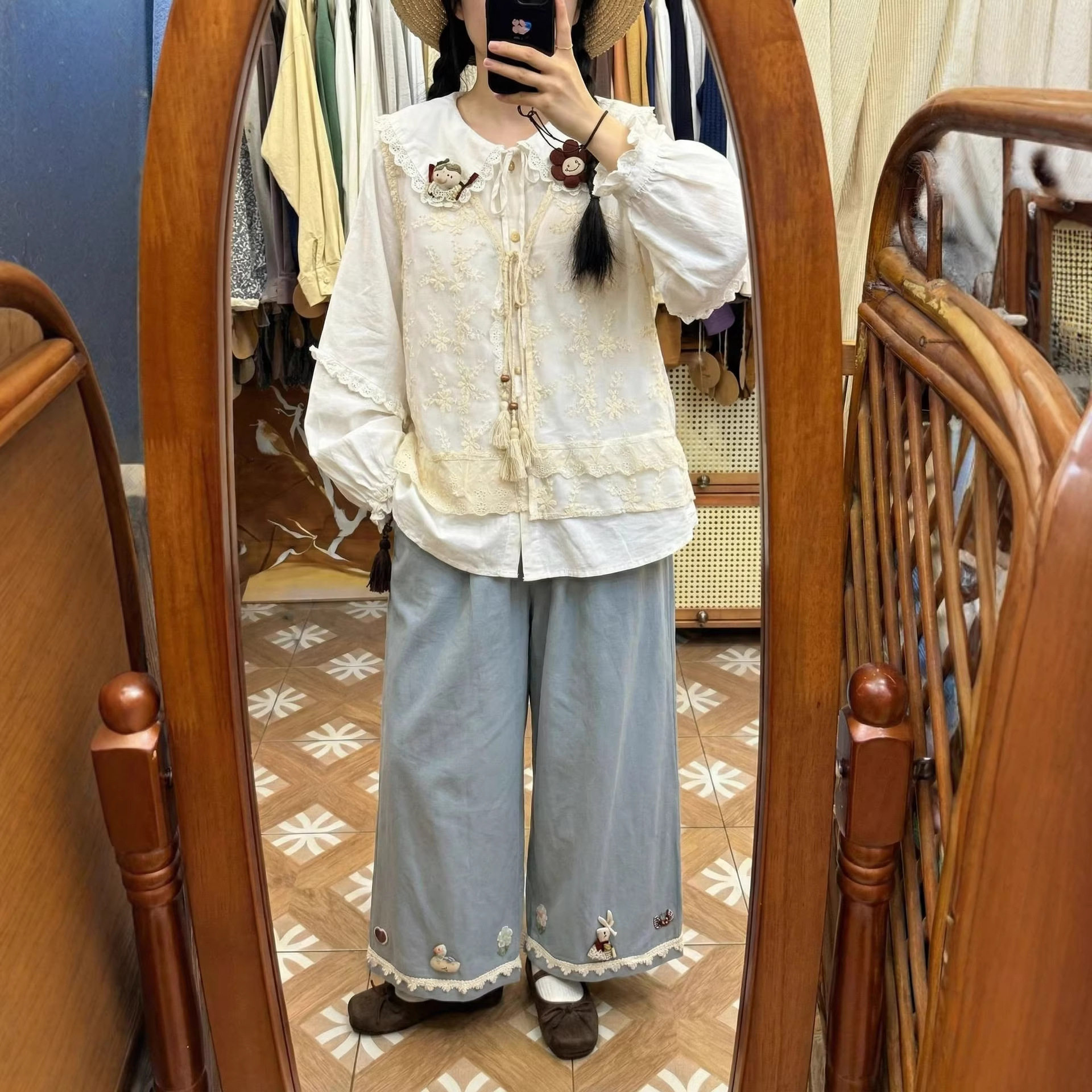 甜美日系蕾丝拼接马甲两件套 森女风娃娃领衬衫刺绣阔腿裤休闲套