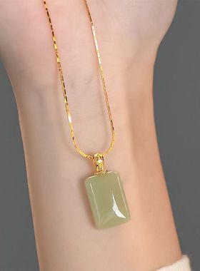 仿和田玉石项链女款方糖平安无事牌吊坠设计感小众春夏锁骨链