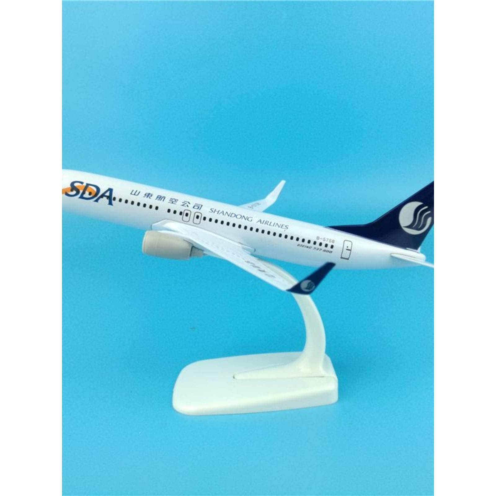 20cm山岳航空公司波音B737合金飞机模型饰品山东航空公司B737-800