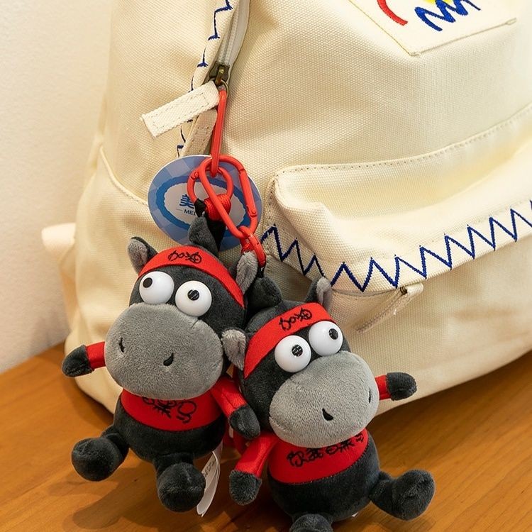 可爱创意黑马公仔正品玩