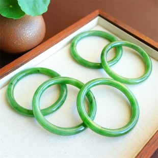 天然和田玉乌兰海碧玉手镯圆条美人镯子阳绿粉绿苹果绿老坑证书女