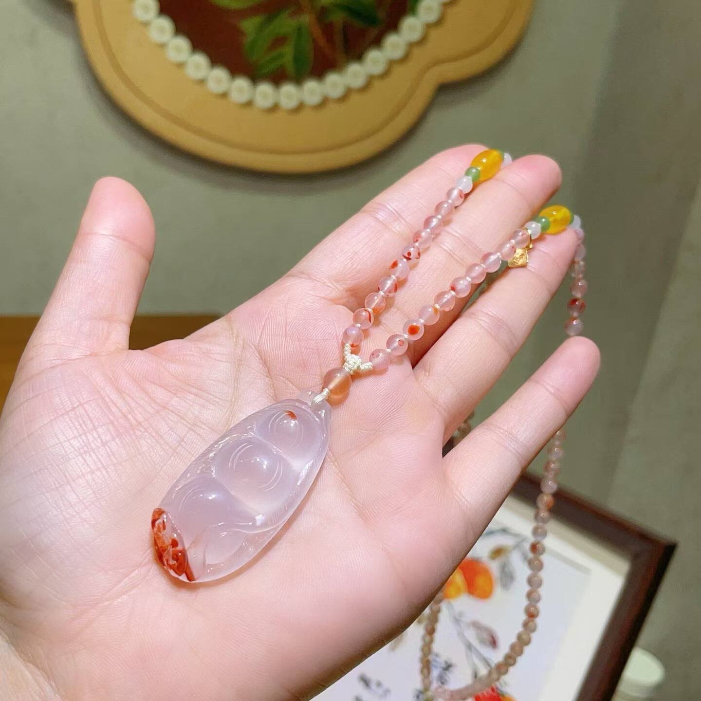 天然南红四季豆吊坠尺寸约45:项链