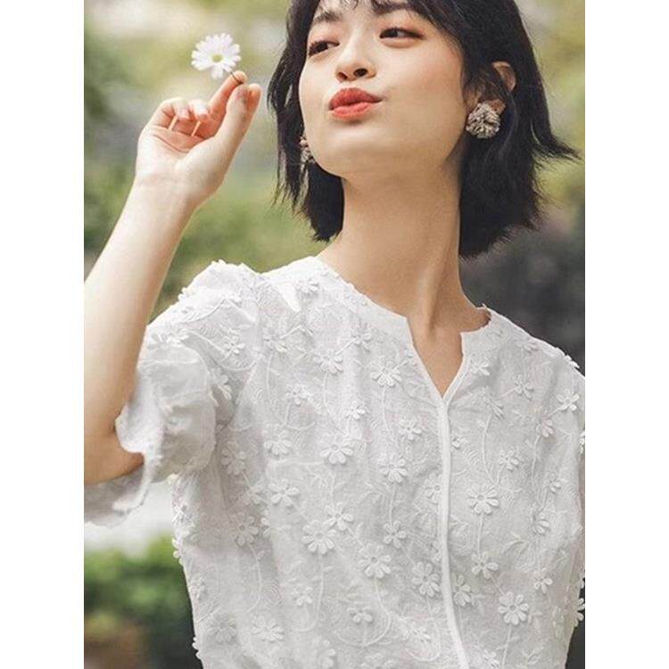 2026女士衬衫夏季新款绣花白色纯棉衬衣百搭喇叭袖仙气少女上衣
