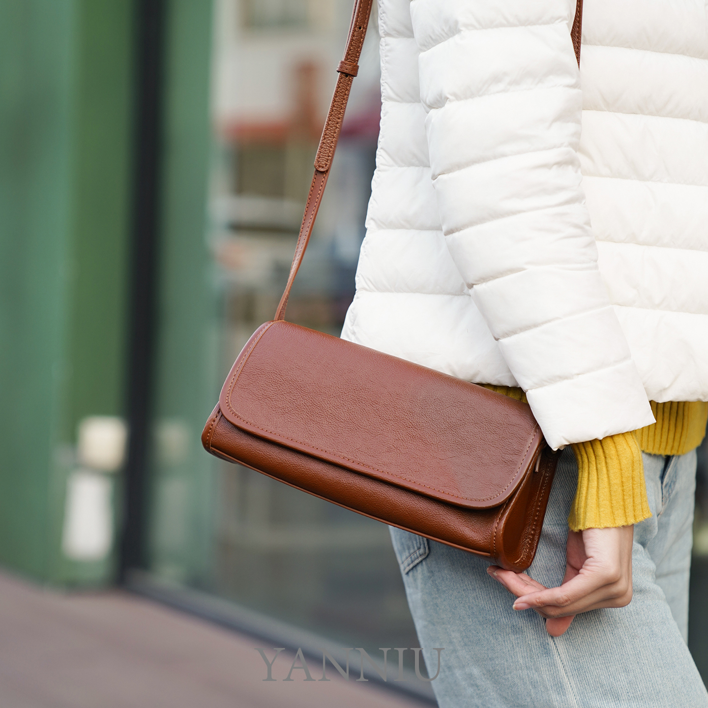 岩牛树膏牛皮腋下法棍包秋冬新款简约单肩复古高级感通勤斜挎包女