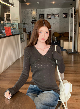 实拍~初冬chic韩系设计感灰色V领长袖针织打底衫女