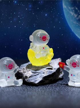 新款直销树脂小摆件夜光太空人宇航员跨境创意装饰品车载摆件盲袋