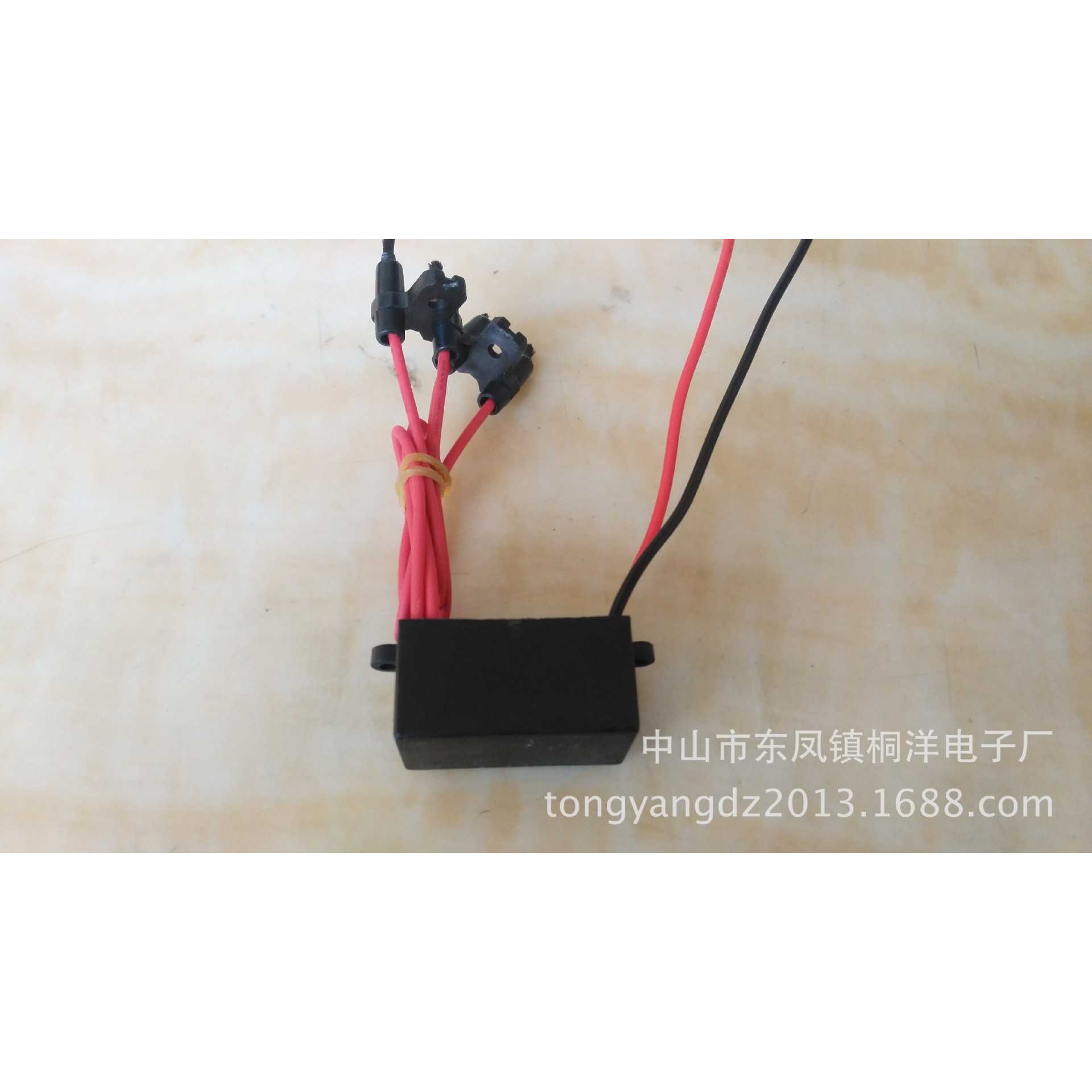 新款直销负离子发生器车用负氧离子空气净化器除烟除尘小粒径负离