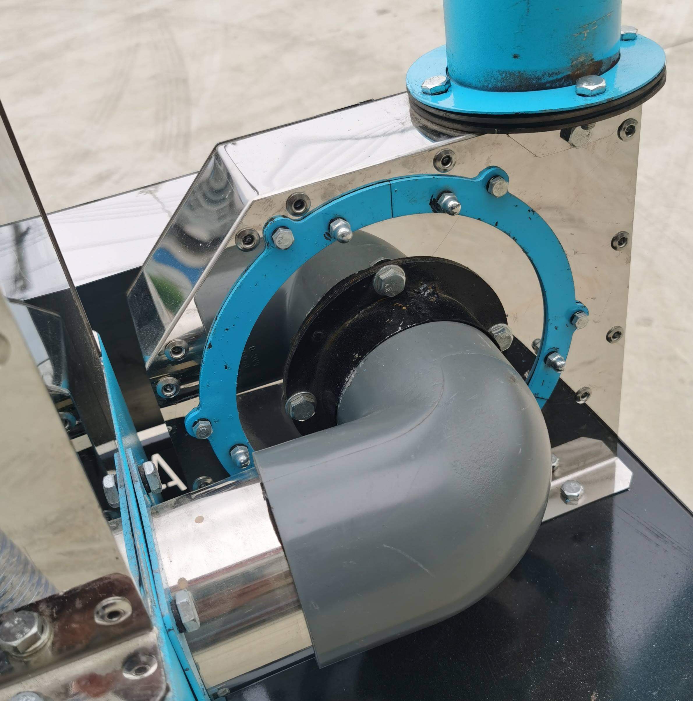 家用特制白钢自吸玉米粉碎机全自动养殖饲料五谷杂粮无尘磨面机器