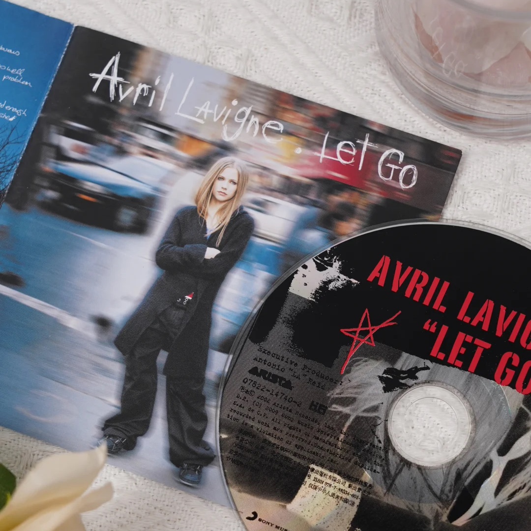 官方 Avril艾薇儿首张专辑 展翅高飞 Let Go 欧美流行摇滚CD唱片图片