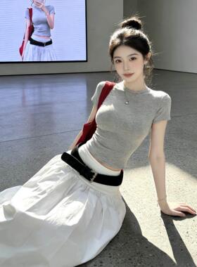 韩系圆领灰色正肩短袖t恤女夏季紧身修身收腰设计感辣妹短款上衣
