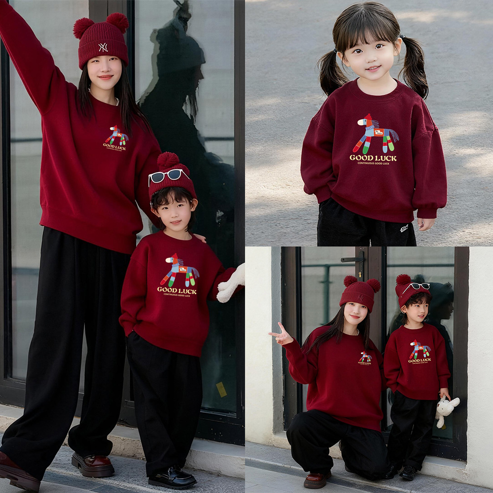 2026马年卡通亲子装彩色印花加绒加厚圆领卫衣喜庆红色母女装年服