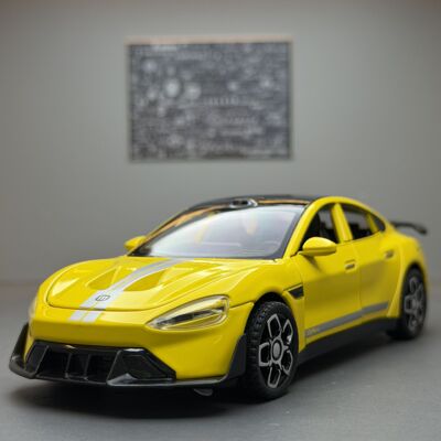 SU7跑车模型声光回力男孩玩具车