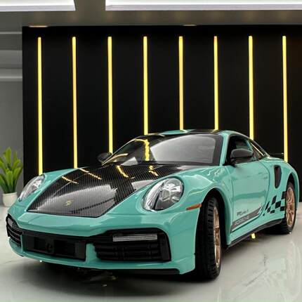 潮玩合金汽车模型1:24保时捷911TurboS 收藏摆件声光可能玩具跑车