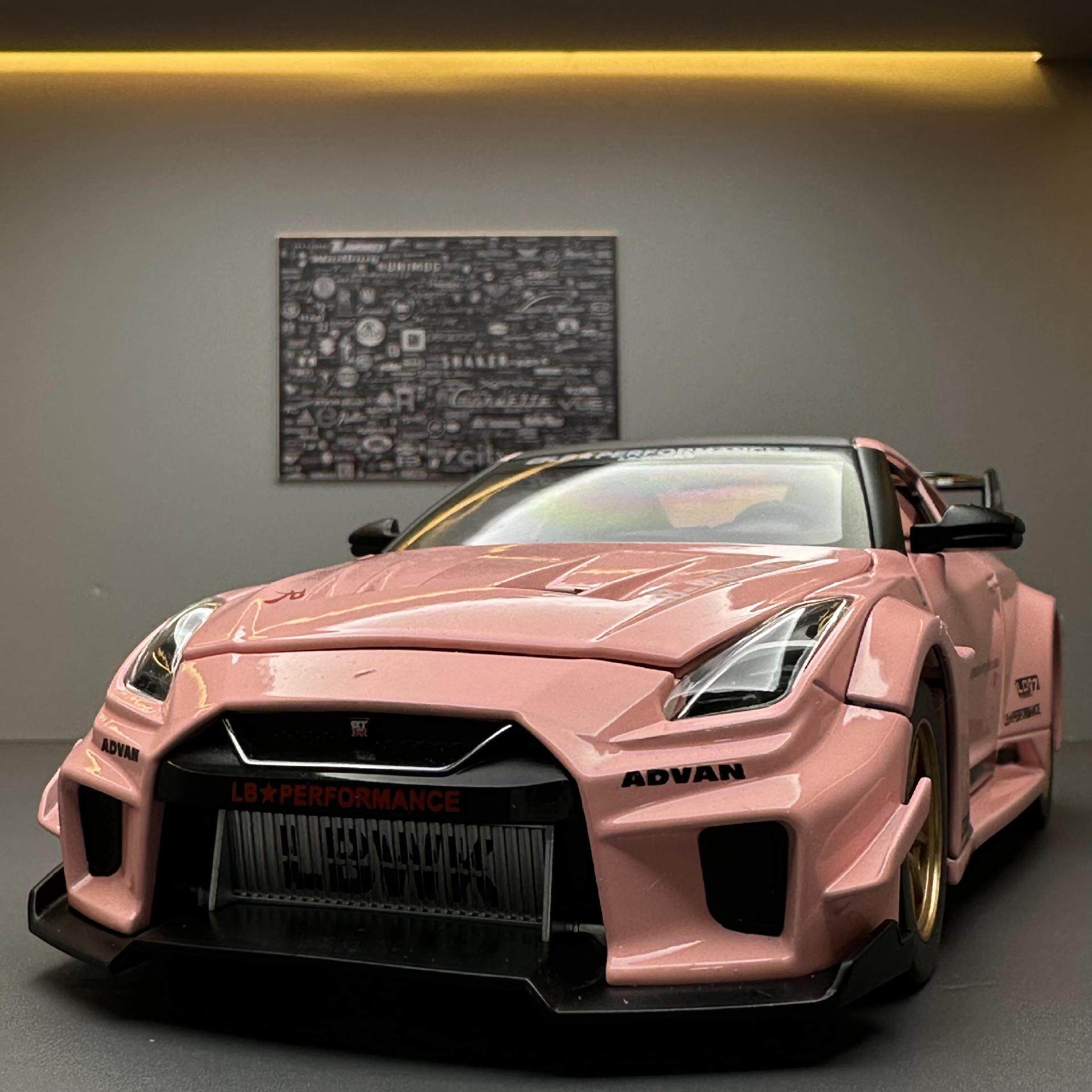黑曼巴 1:24东瀛战神GTR 合金汽车模型 车载功能收藏摆件豪车跑车