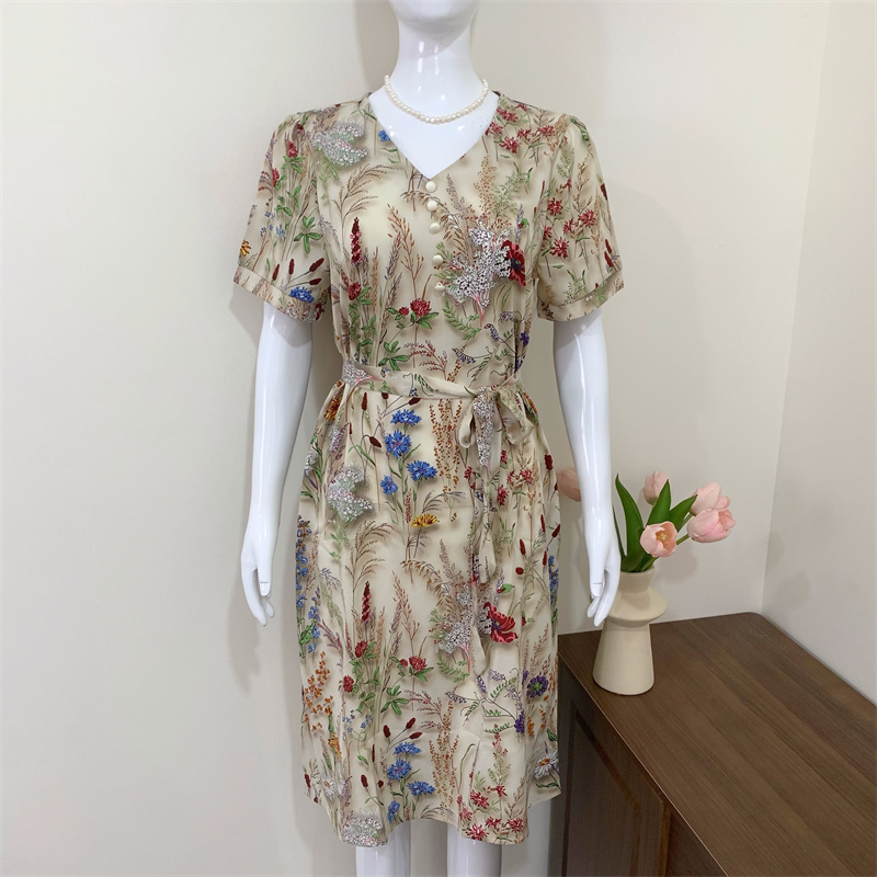 2025新款妈妈夏装碎花连衣裙减龄中老年女装洋气薄款短袖裙子显瘦