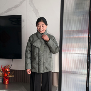 中老年羽绒服女装短款洋气大码妈妈冬装袄子老人奶奶太太保暖外套