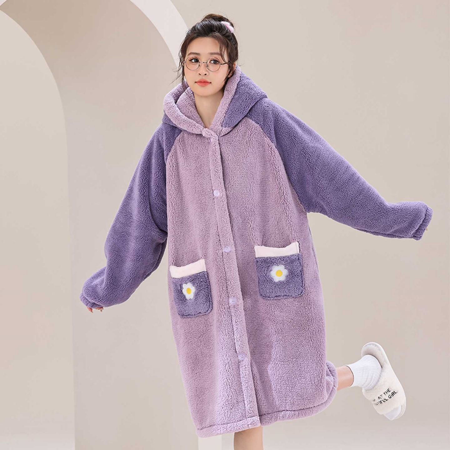 唐老鸭珊瑚绒睡袍长款家居服